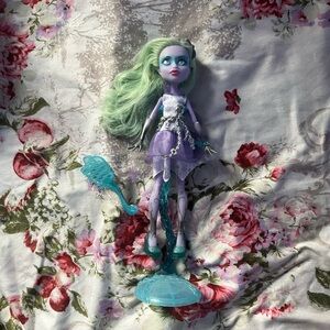 Ghost Twyla monster high doll